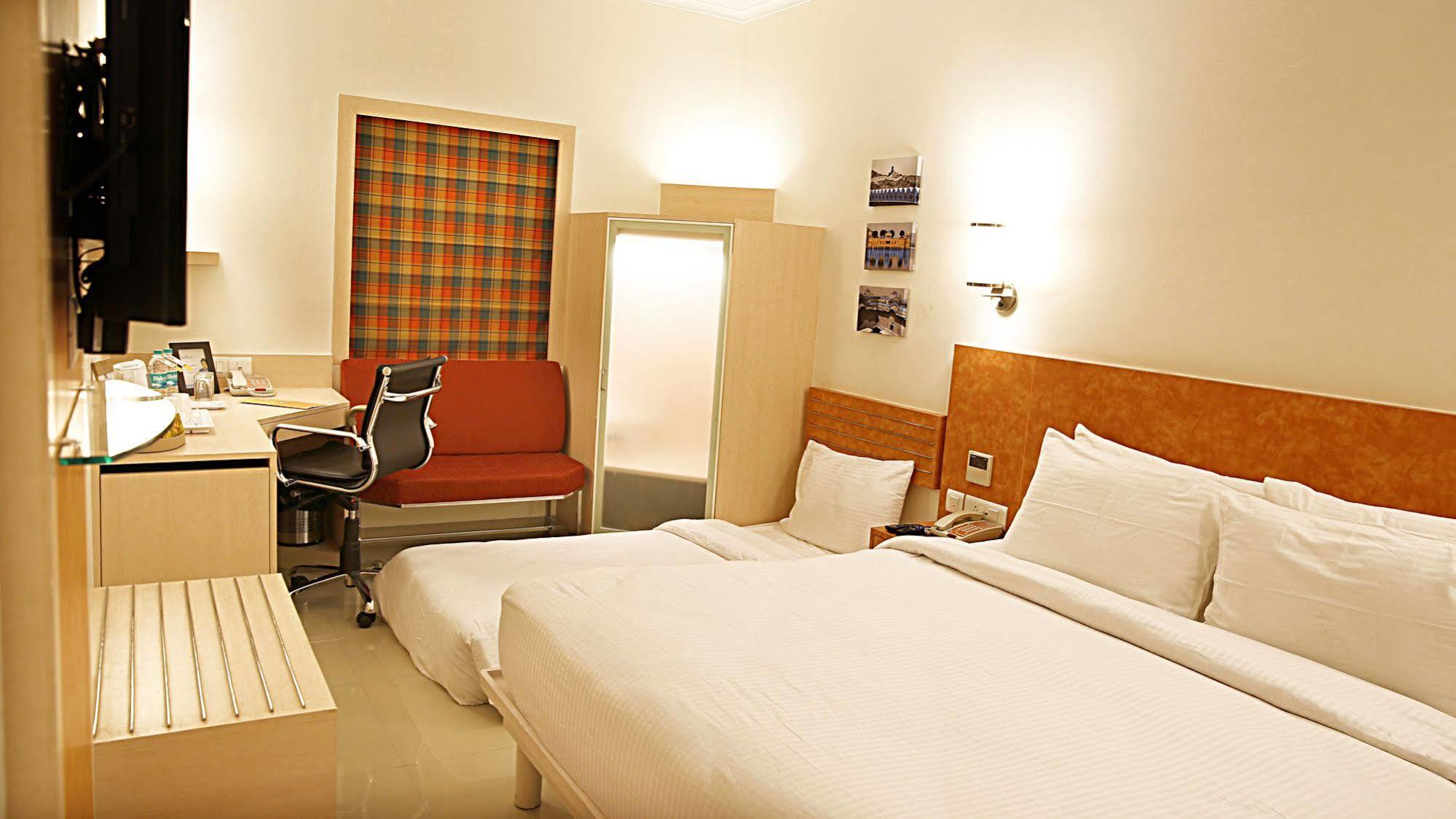 Nirwana Hometel Jaipur- A Sarovar Hotel Exterior foto