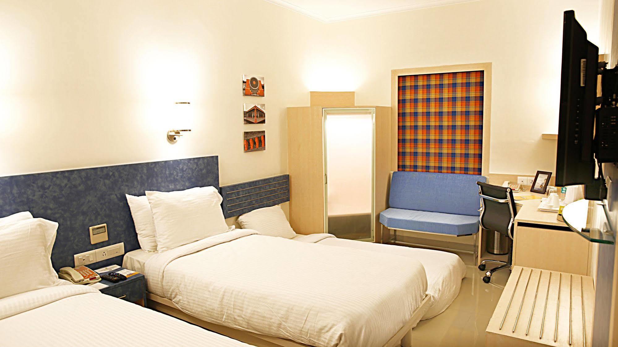 Nirwana Hometel Jaipur- A Sarovar Hotel Exterior foto